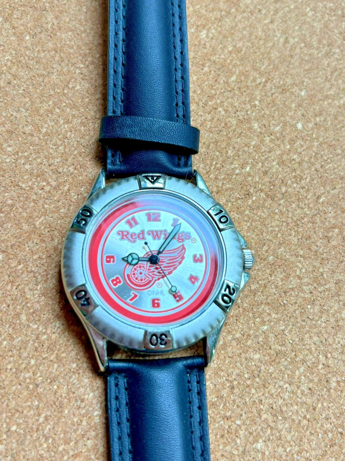 Vintage 2000 Avon Canada NHL Detroit Red Wings Watch Untested Light Wear