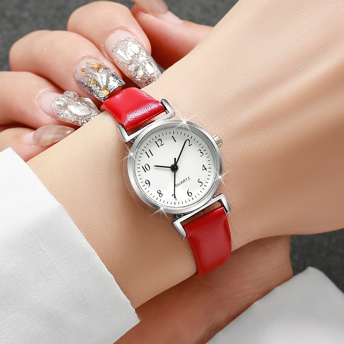 Fashion Small Dial Women’s Watch – Simple Leather Band, Analog Quartz Wristwatch