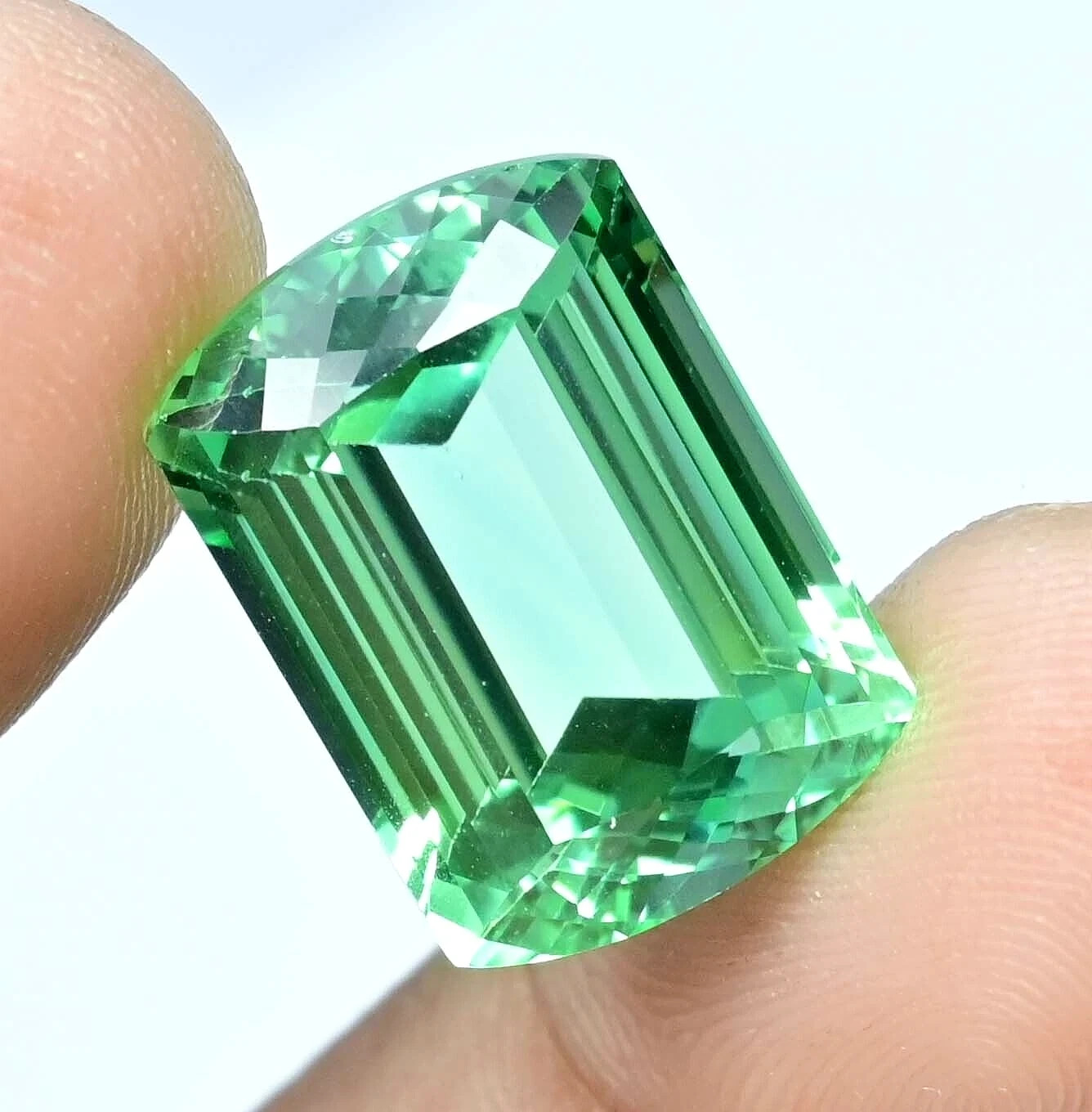 Exquisite 11.25 Ct Natural Light Green Sapphire Cuahion Certified Loose Gemstone