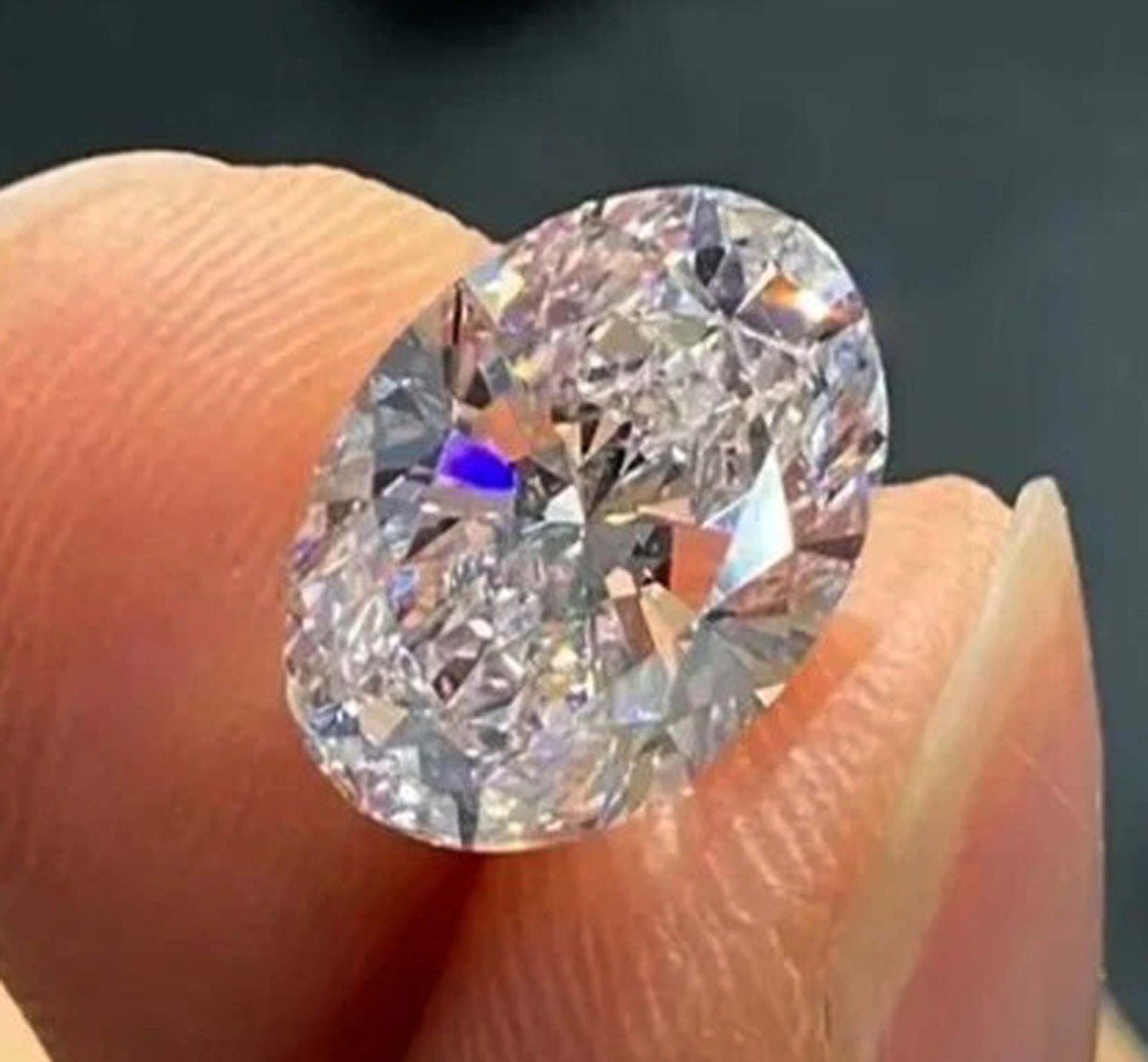 Lab Grown Diamond 3.9 Ct Oval Shape D Color VVS1 Clarity IGL Gemstone 6AHG
