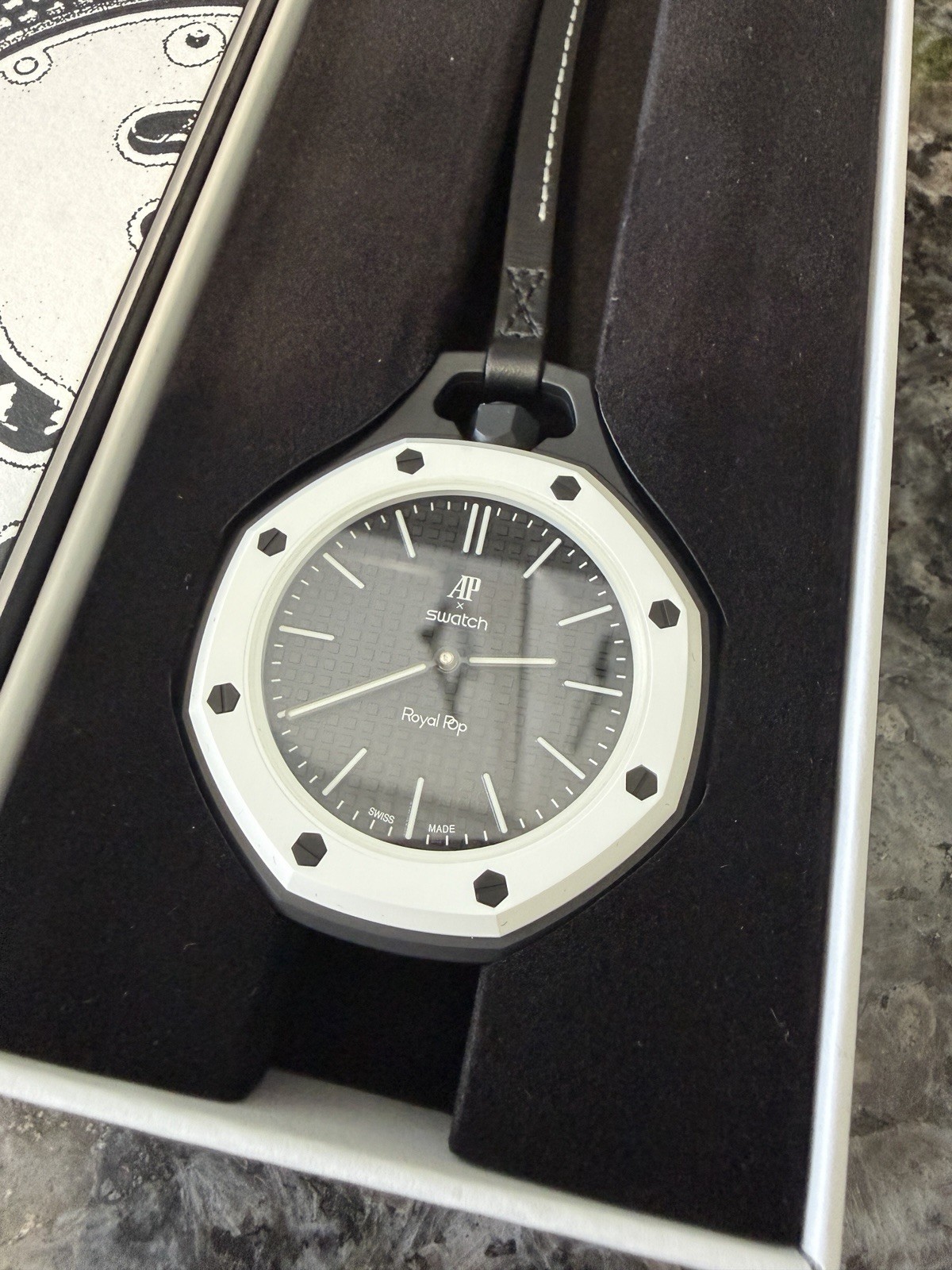 Swatch x AP Audemars Piguet Royal Pop Ocho Negro