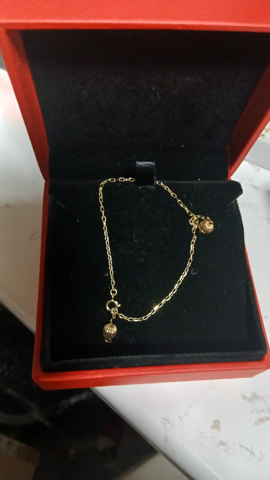 9ct Yellow Gold Bracelet.