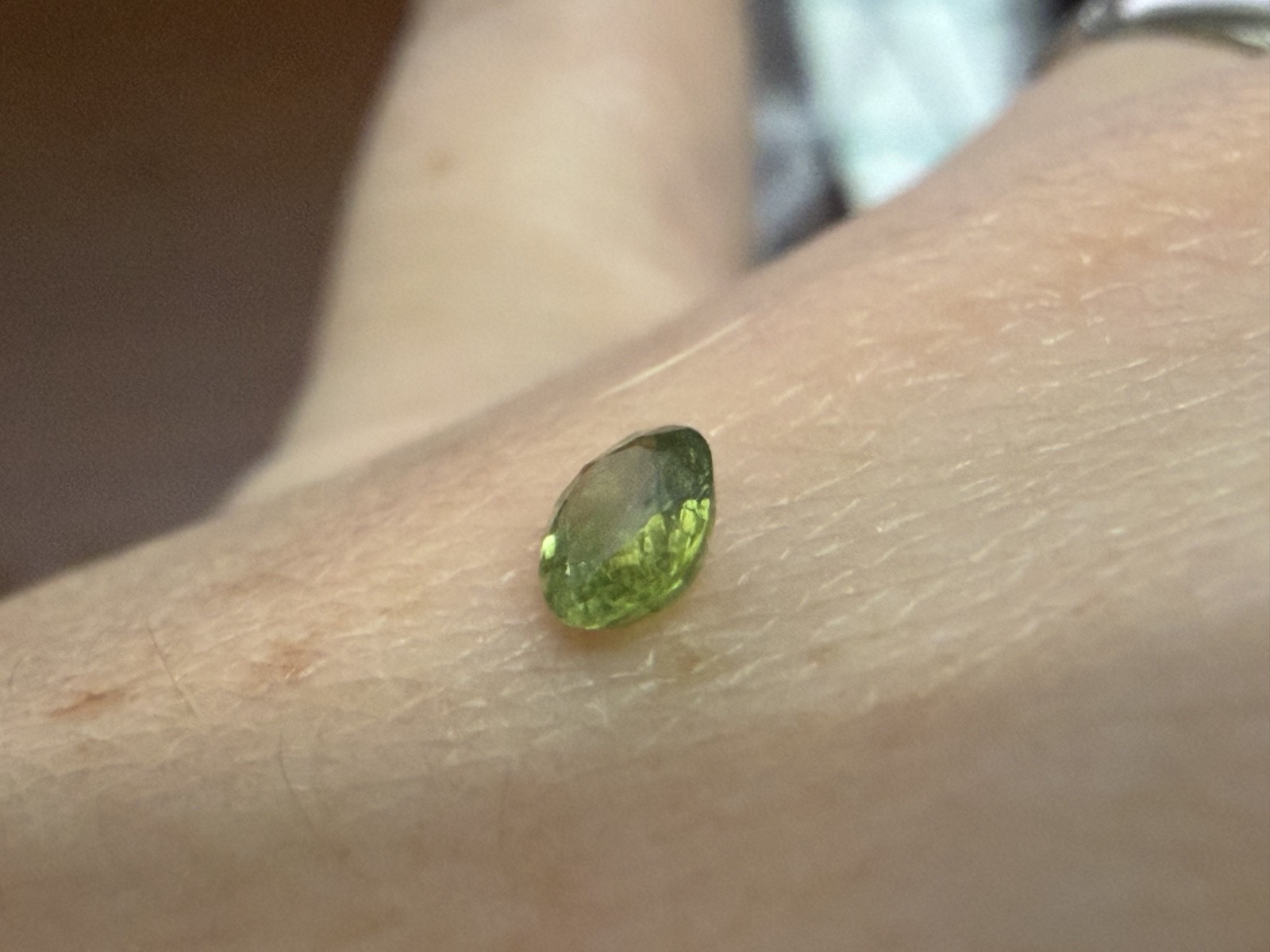 RARE – Bi colored SAPPHIRE Greenish-Yellow 0.35 CT No heat BANGKACHA THAILAND