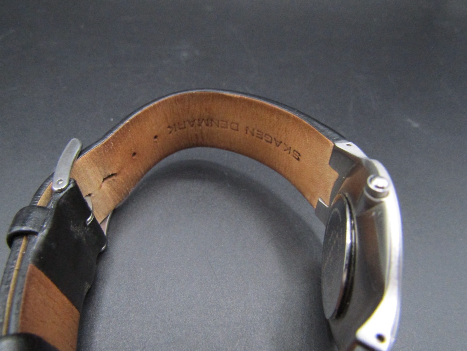 Beautiful Skagen Denmark 433LSLC Sub Second Ultra Slim Thin Case Sunk Dial Watch