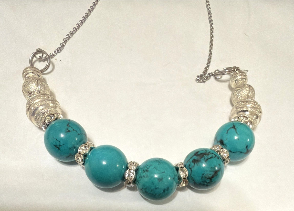 Green and Black Bead Rhinestone Chain Necklace Silver Tone Metal Clear Crystals