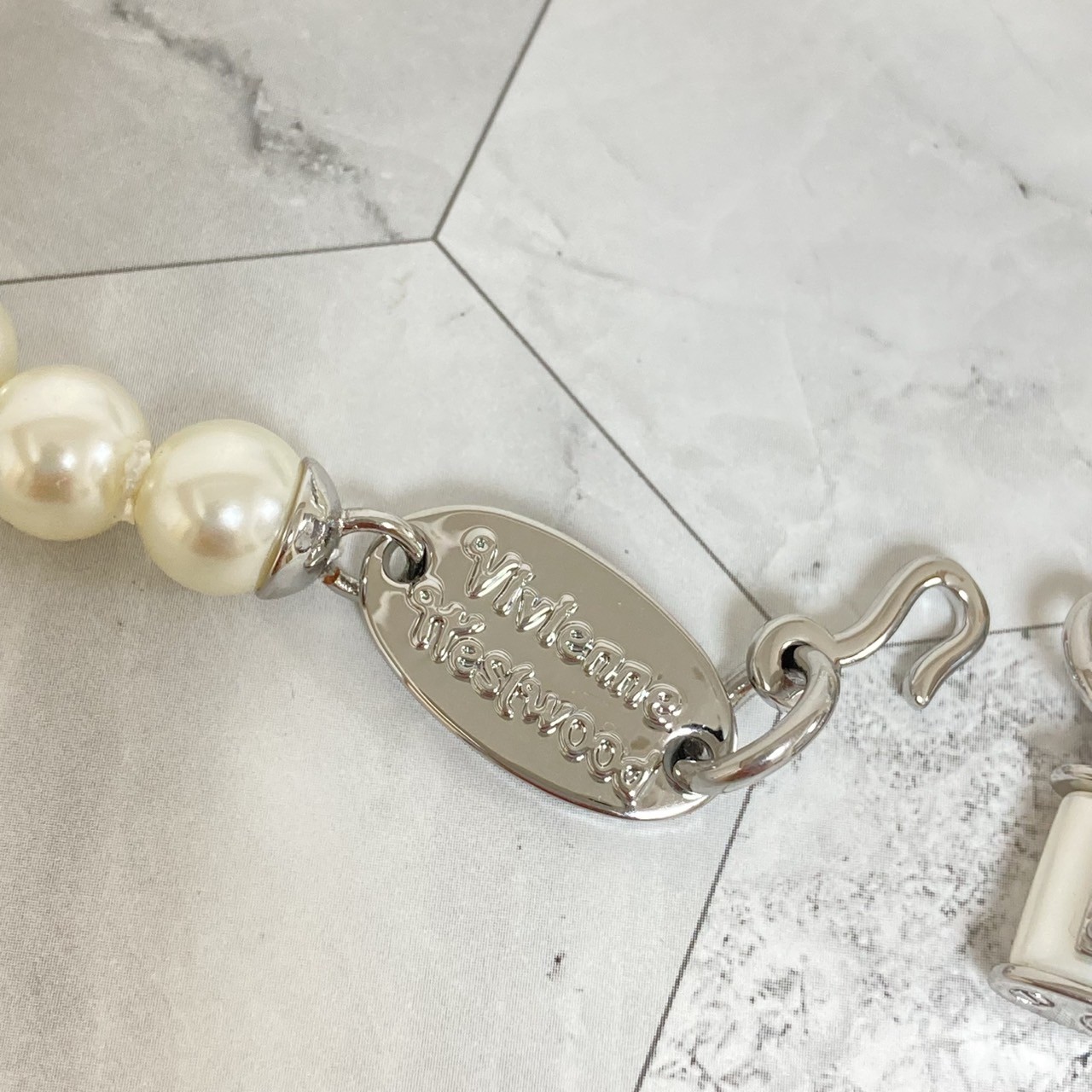 Vivienne Westwood Necklace Padlock Pearl Silver White 40cm w/drawstring NO BOX