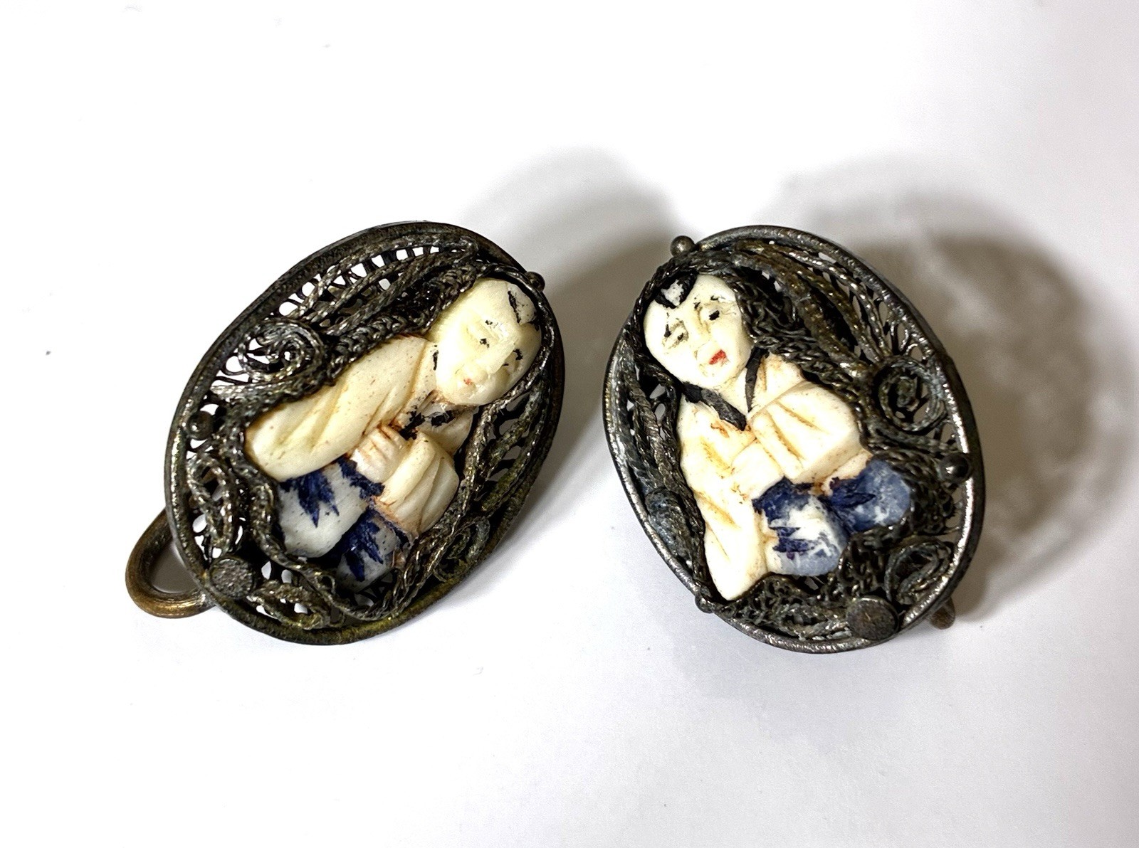 Vintage Chinese Export Filigree Earrings with Hand-Carved Court Lady Figures