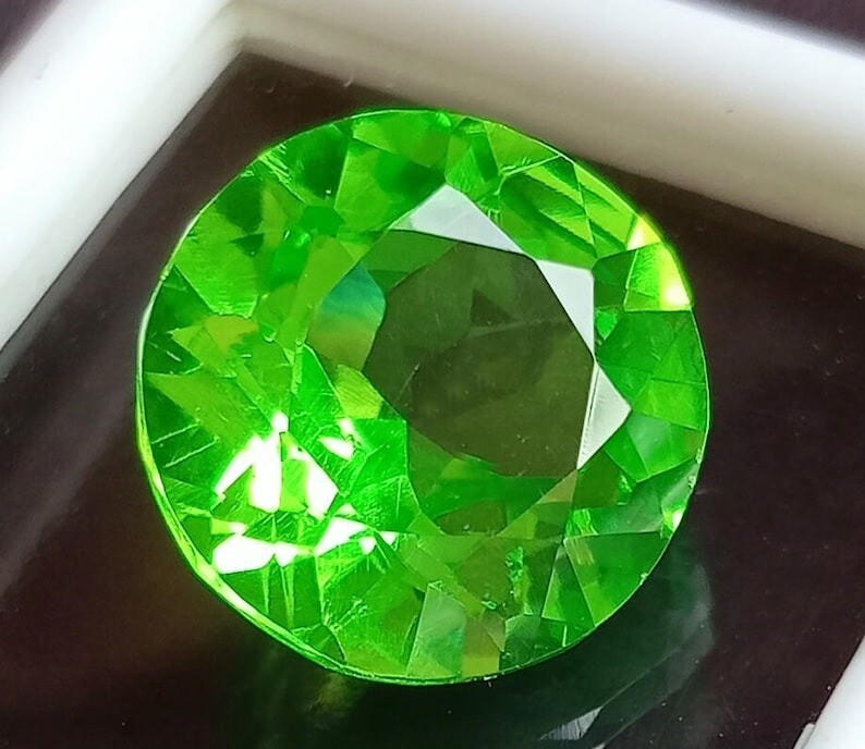 AAA Natural Green Peridot Certified Loose Gemstone Round Cut 10 + CT Gemstone