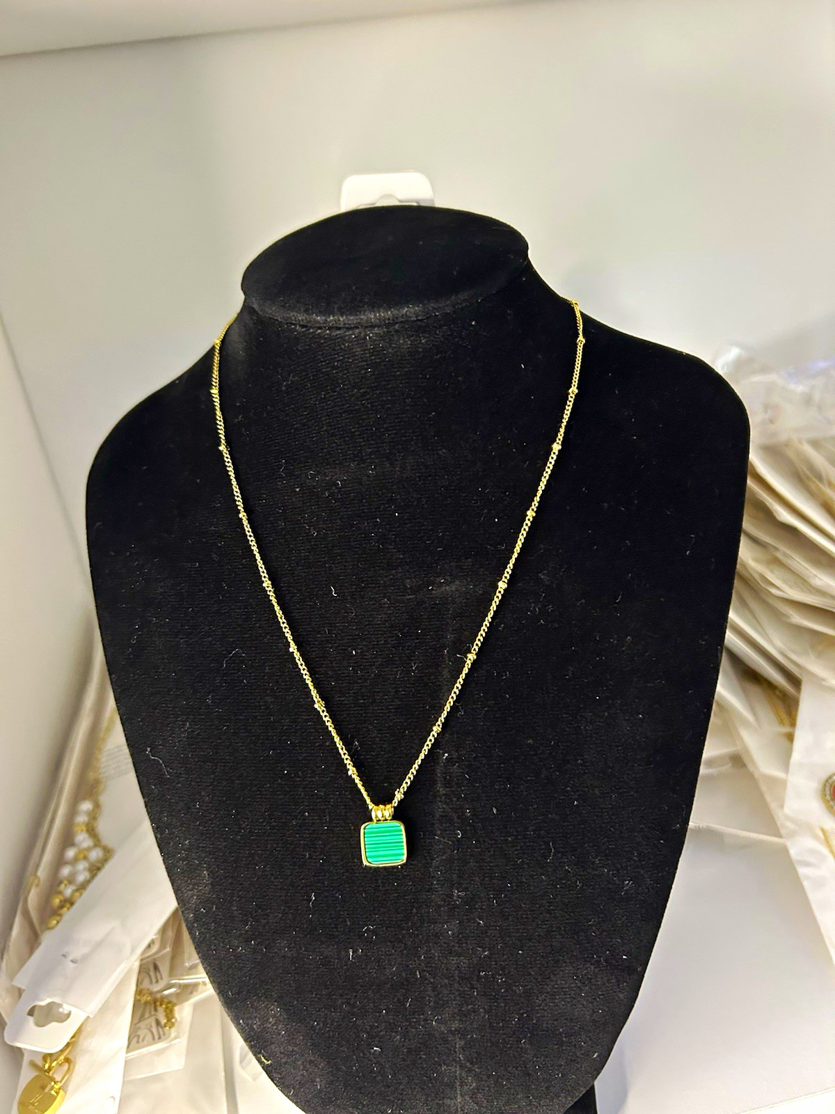 Gold Tone Metal Chain Necklace Square Green Stone Charm Pendant 1 Gemstone