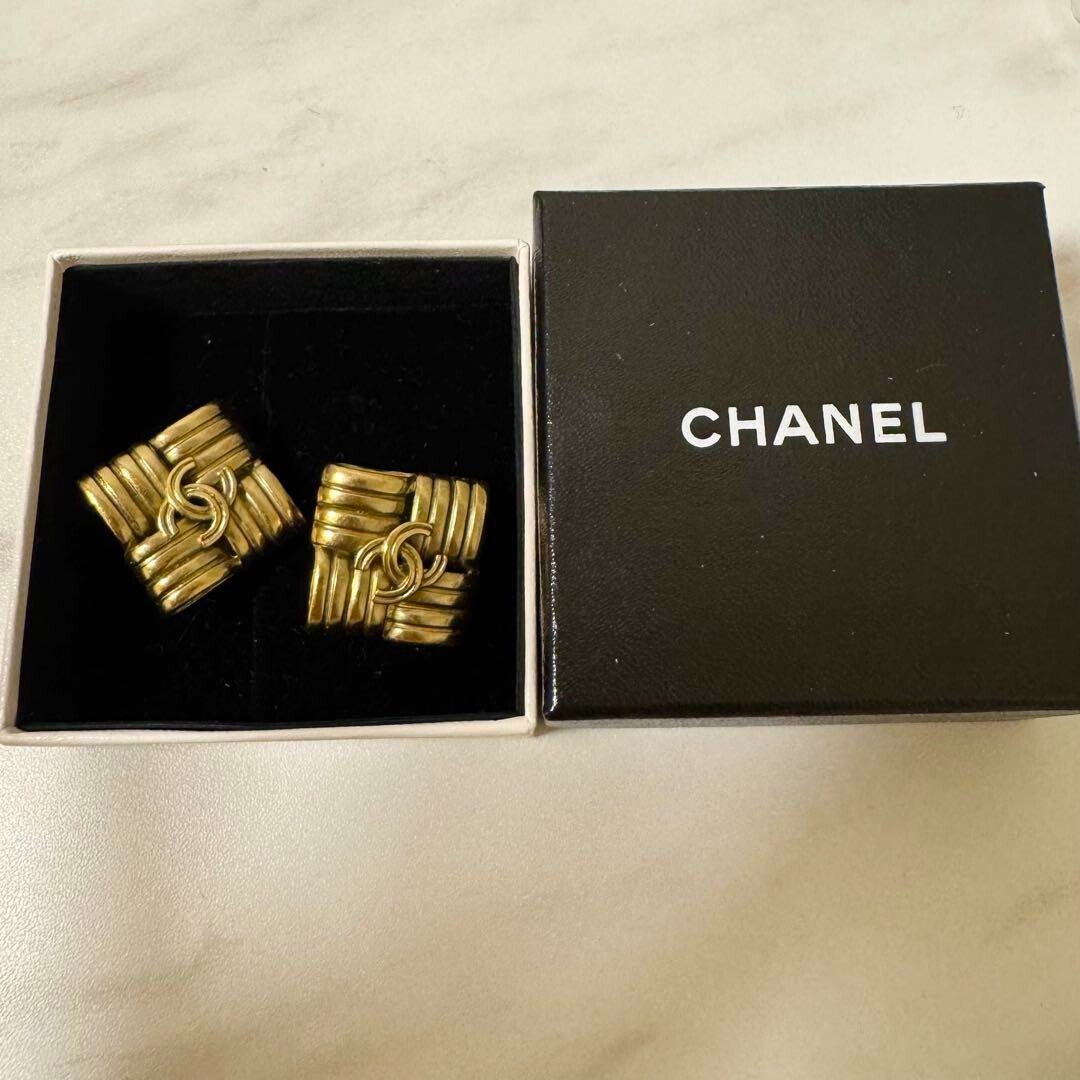 CHANEL Earrings Coco Mark Metal Gold Authentic Guaranteed Used