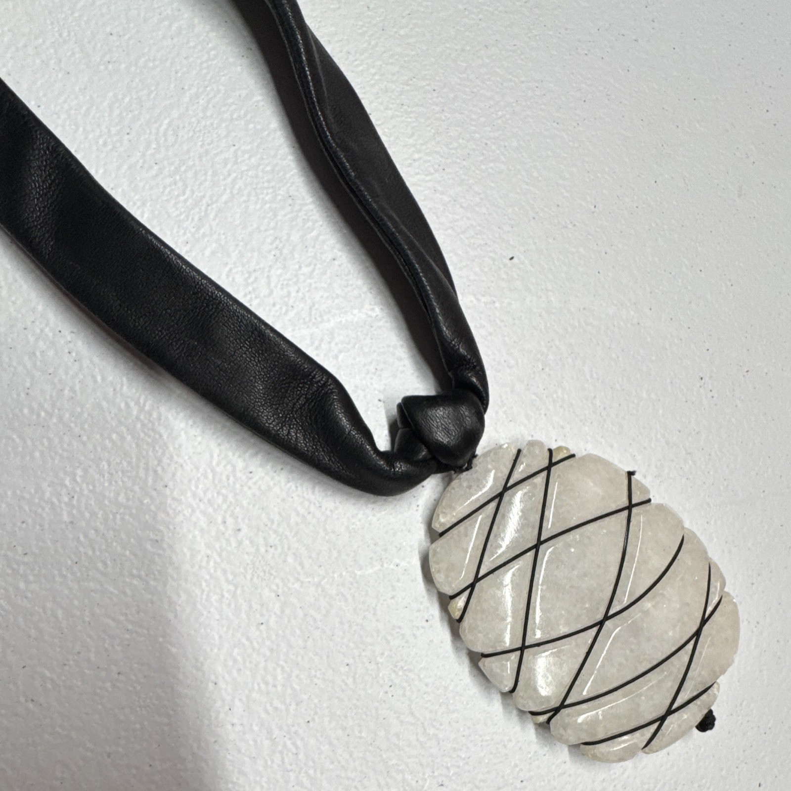 Black Leather Cord Tie Necklace White Oval Alabaster Charm Pendant 101426