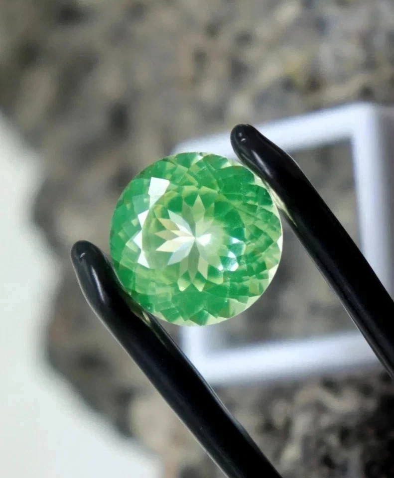 AAA Natural Smoky 8.50 Ct Soft Green Sapphire GIE Certified Round Loose Gem
