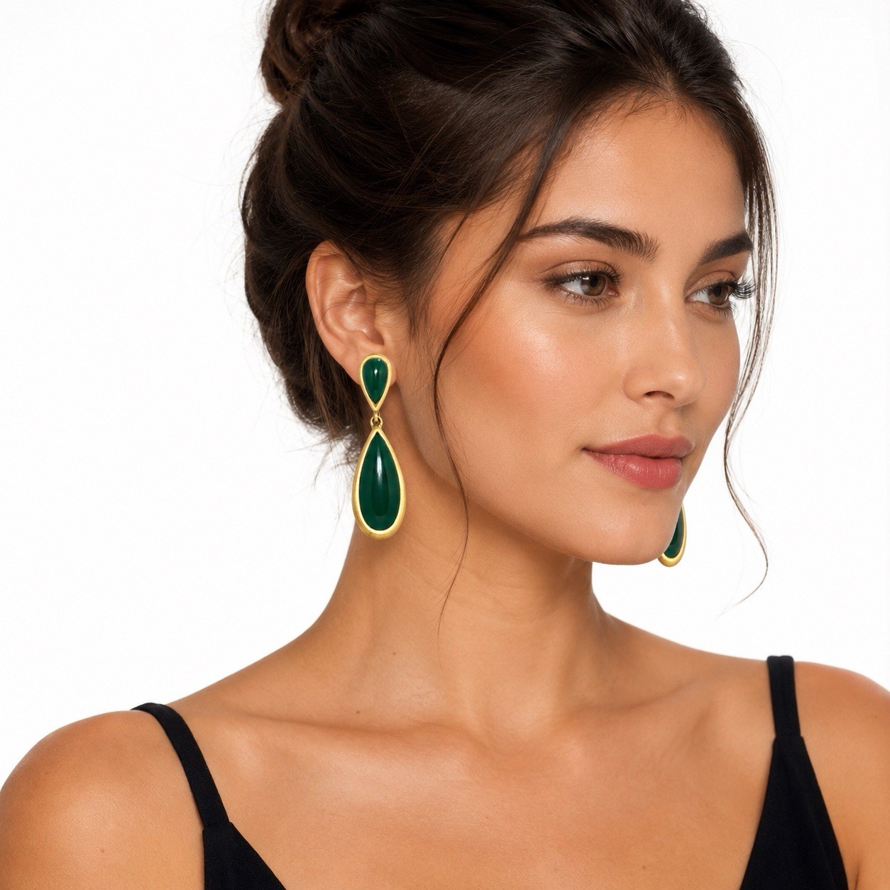 Green Teardrop Dangle Earrings Gold Tone Pierced Vintage Style