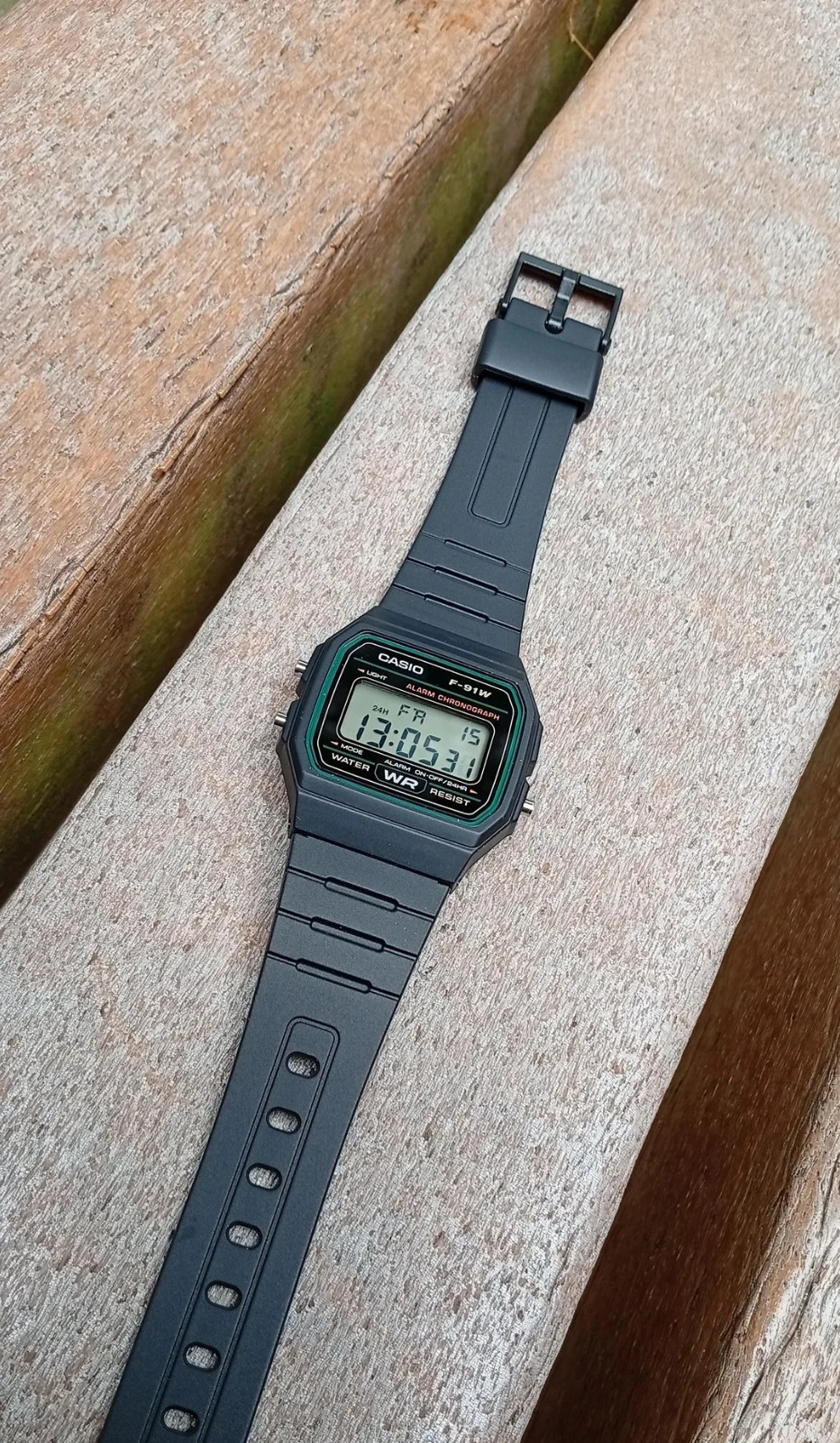 Casio F-91W-3 Digital 30M WR Green Trim Alarm LED Backlight Stopwatch Resin