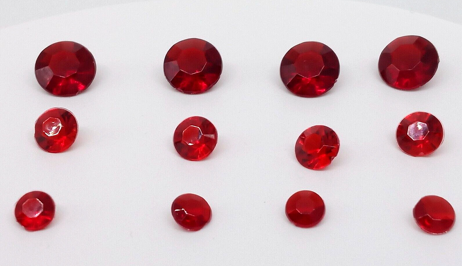 Red Rhinestone Chaton Lot About 2000 Faceted Pointed Back Acrylic 3 Sizes Crafts