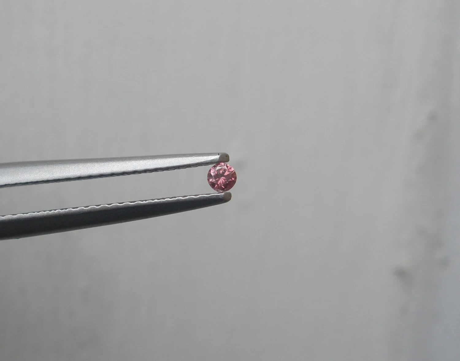 Pink Natural Diamond Round 2.5mm SI Quality