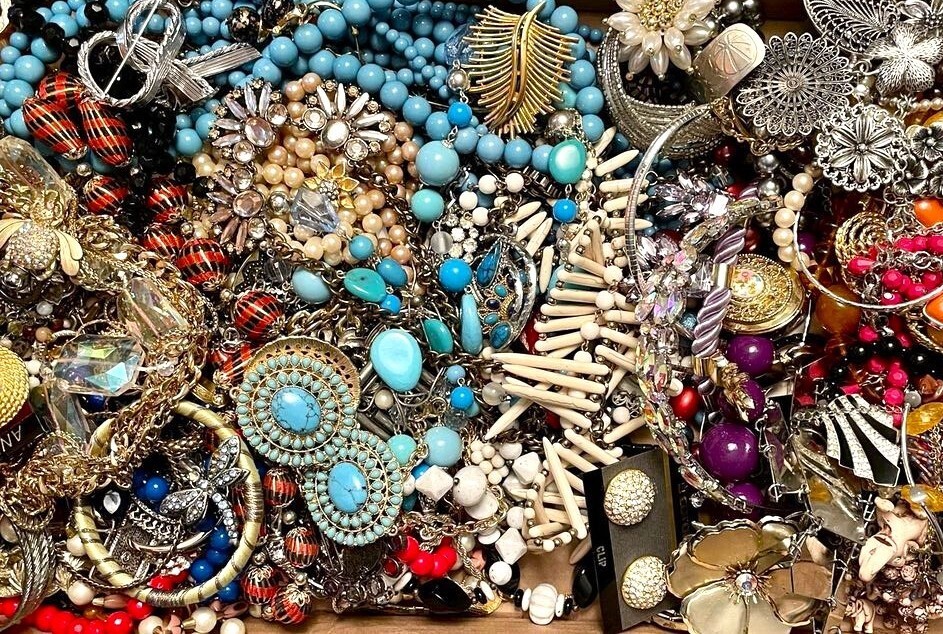 3 Poun Unsearched Jewelry Lot VTG & Now Junk & Wear & Resell Craft FUN Free Ship