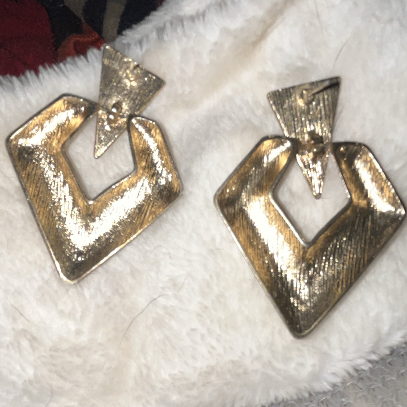 Gold Tone Metal Geometric Dangle/Drop Earrings Butterfly Closure No Stone