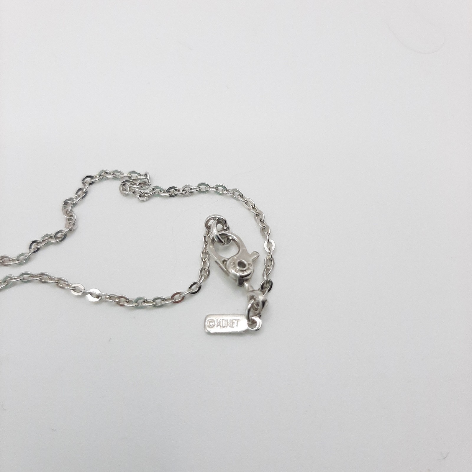 Monet Signed Silver Tone Venus Shell Beach Charm Cable Chain Necklace 16″