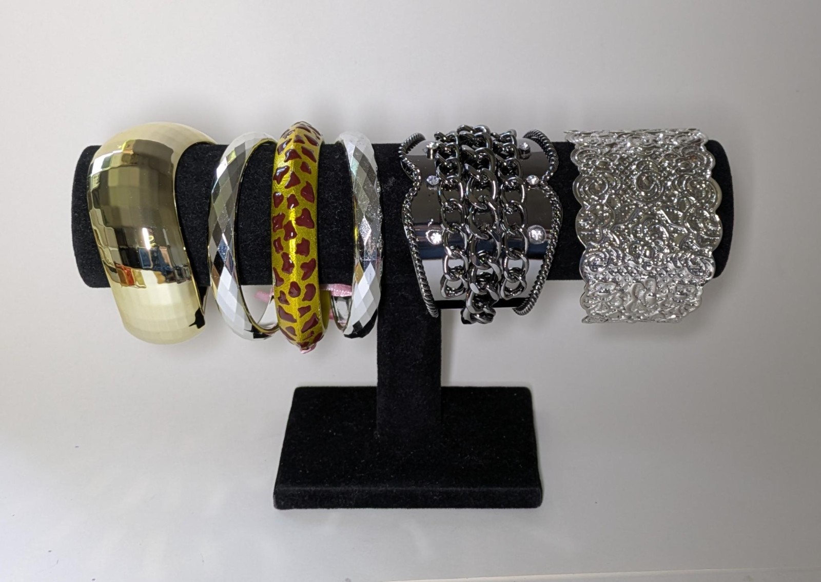 Bulk Lot Assorted Fashion Bangles Bracelets Mixed Colors Wooden Metal 30 pc