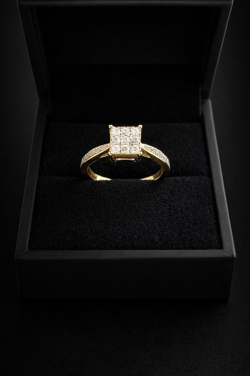 Solid 9 Carat gold diamond ring – Brilliant Cut Diamonds