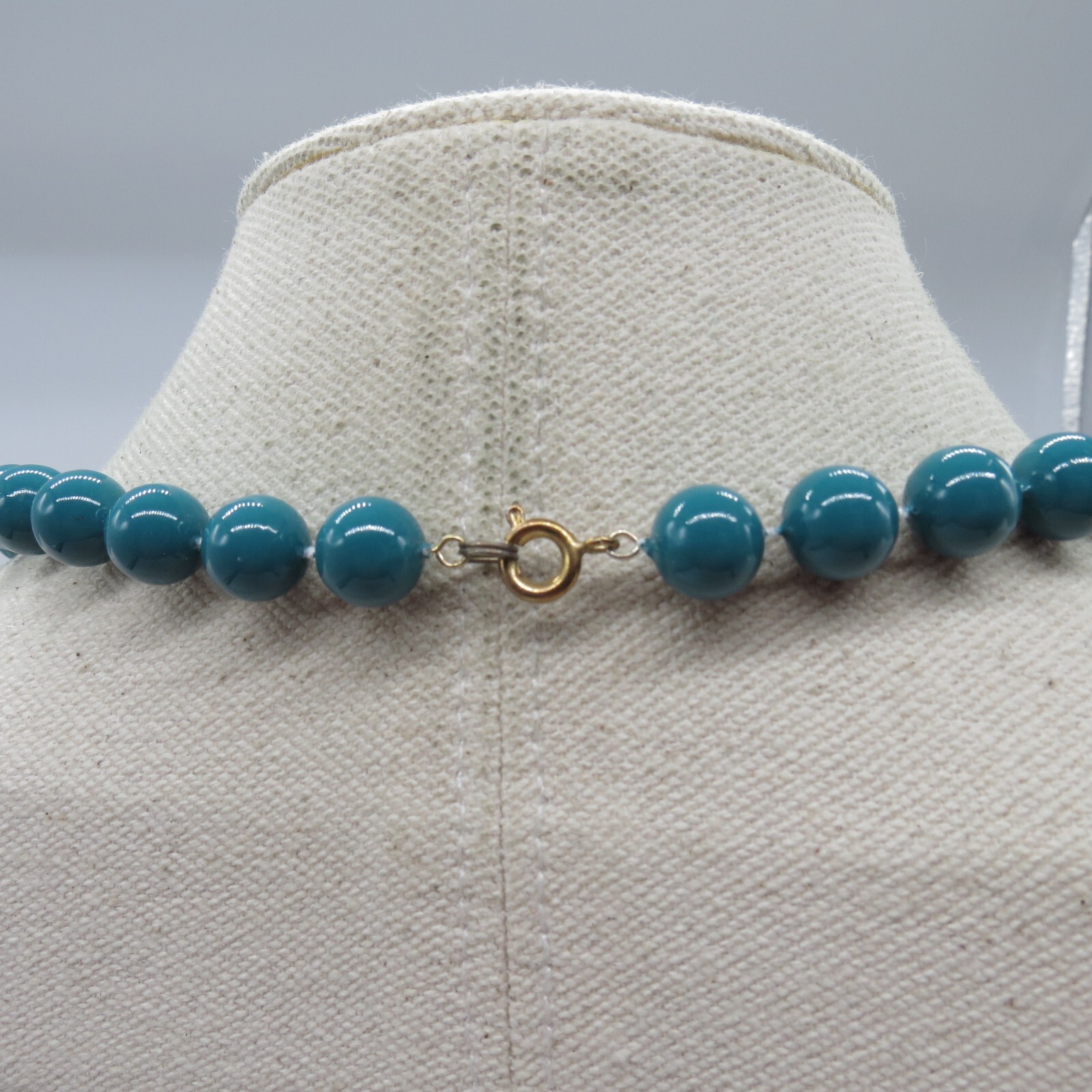 Lightweight Green Bead Necklace Boho Simple Everyday Wear 18″