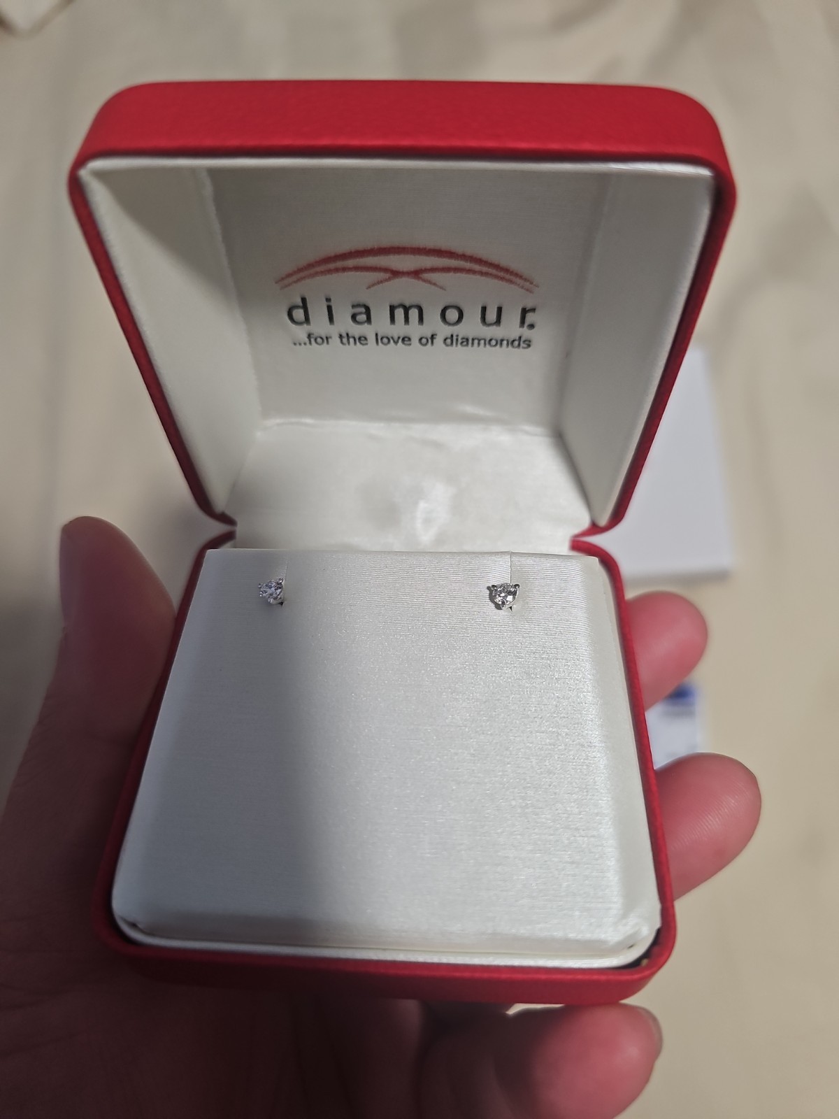 Brand New Diamour Brand 14K white gold real diamond stud earrings with IGI Cert