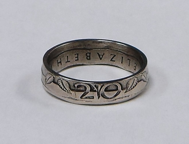 “Sealed” COIN RING MADE FROM GREAT BRITAIN 20 PENCE SIZE 4-8