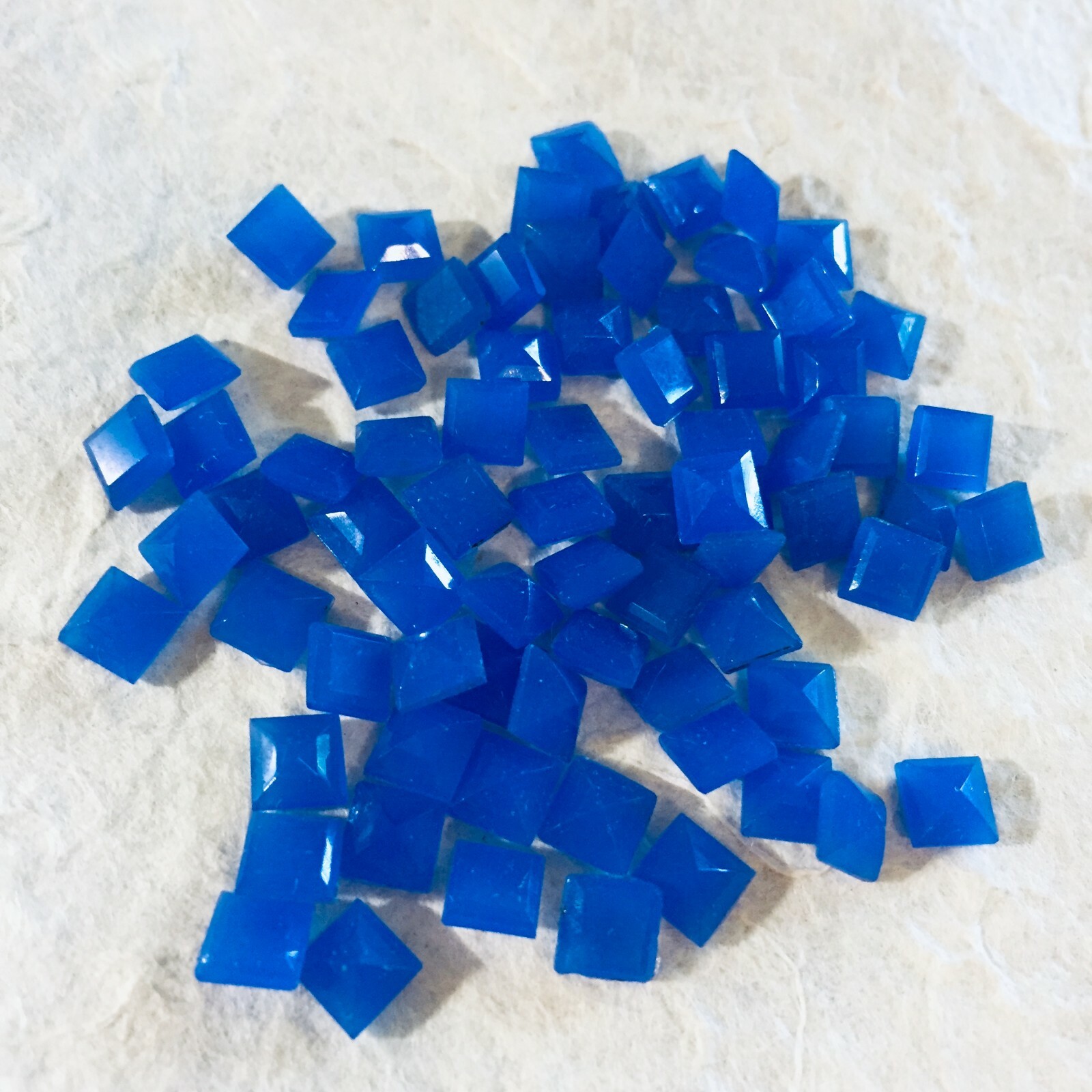 AL980 Vintage glass stones 6mm square chalcedony faceted unfoiled (72)