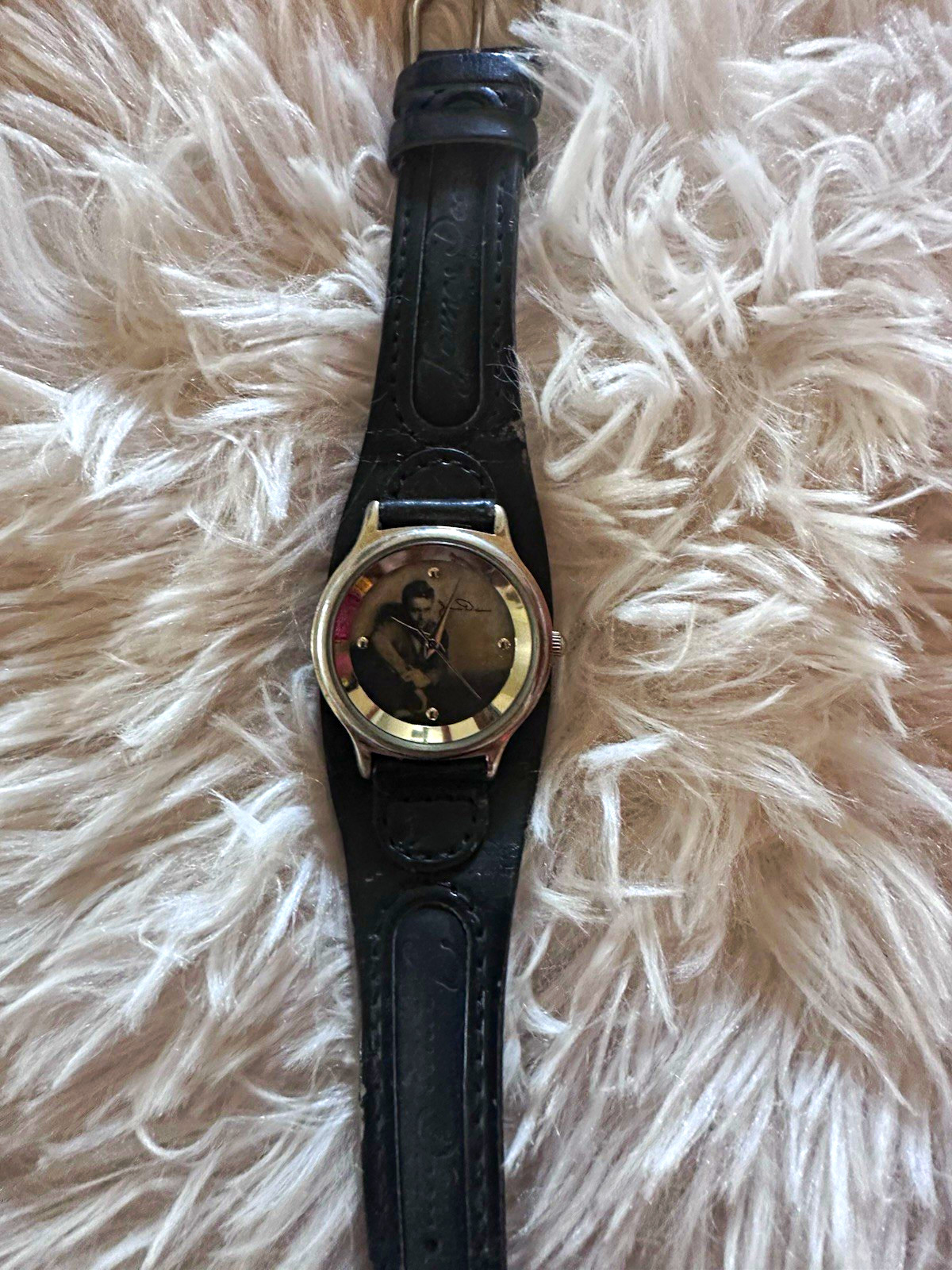 Quartz Analog Wristwatch Black Dial Black Leather Strap Silver Stainless Case