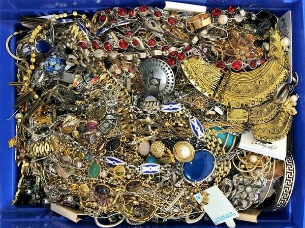 10 Pounds Unsorted Jewelry Lot Vintage Modern Lot Wear Junk Craft DIY Repurpose