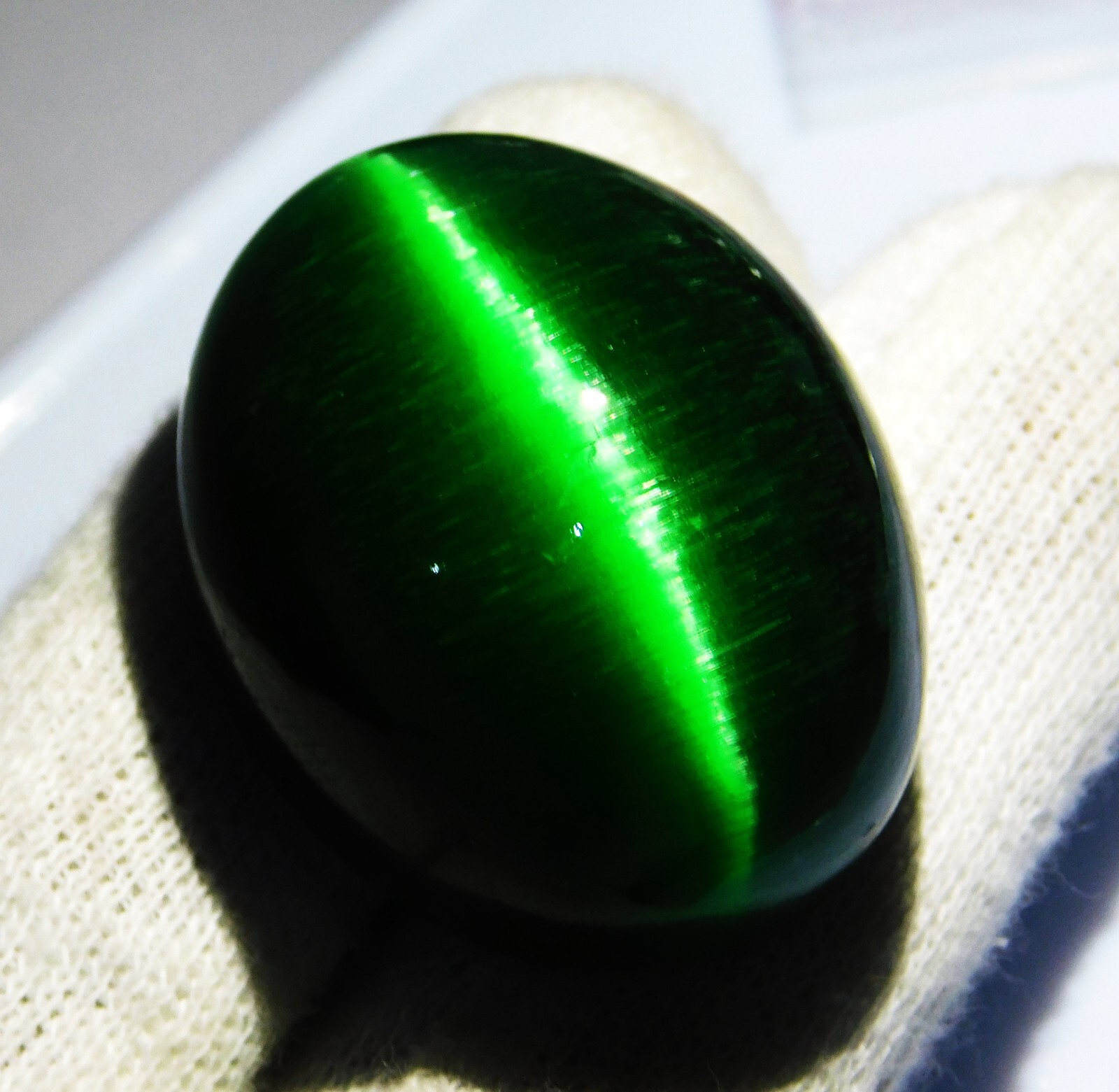 Natural 166.30 CT Beautiful Cabochon Chrysoberyl Green Cats Eye Loose Gemstone