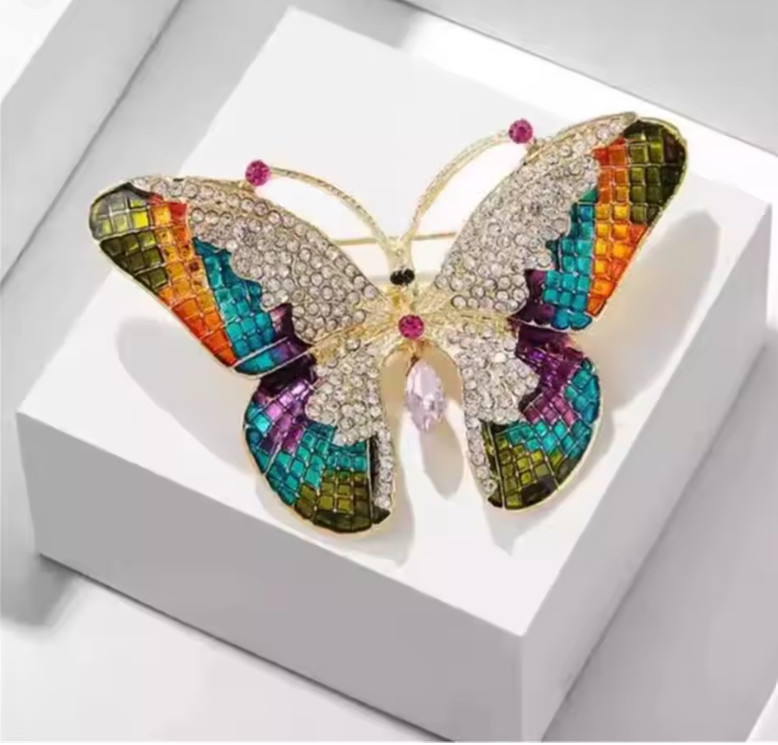 Spectacular and colorful butterfly jewelry with a gemstone for women