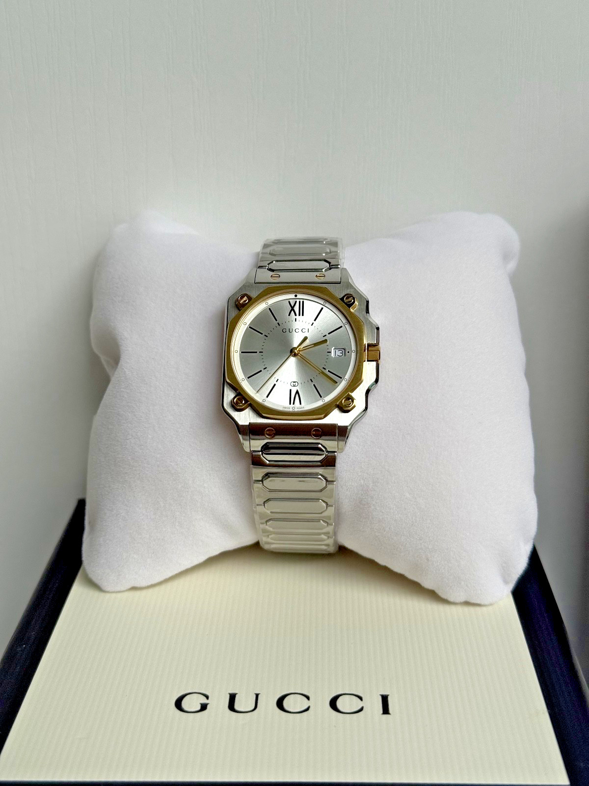 GUCCI G-Flat Quartz Stainless Steel 30MM Silver Dial Women’s Watch YA166506