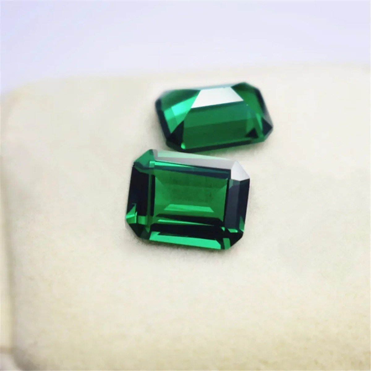Emerald Rectangle Faceted Gemstone Emerald Cut Vivid Green Emerald Gem