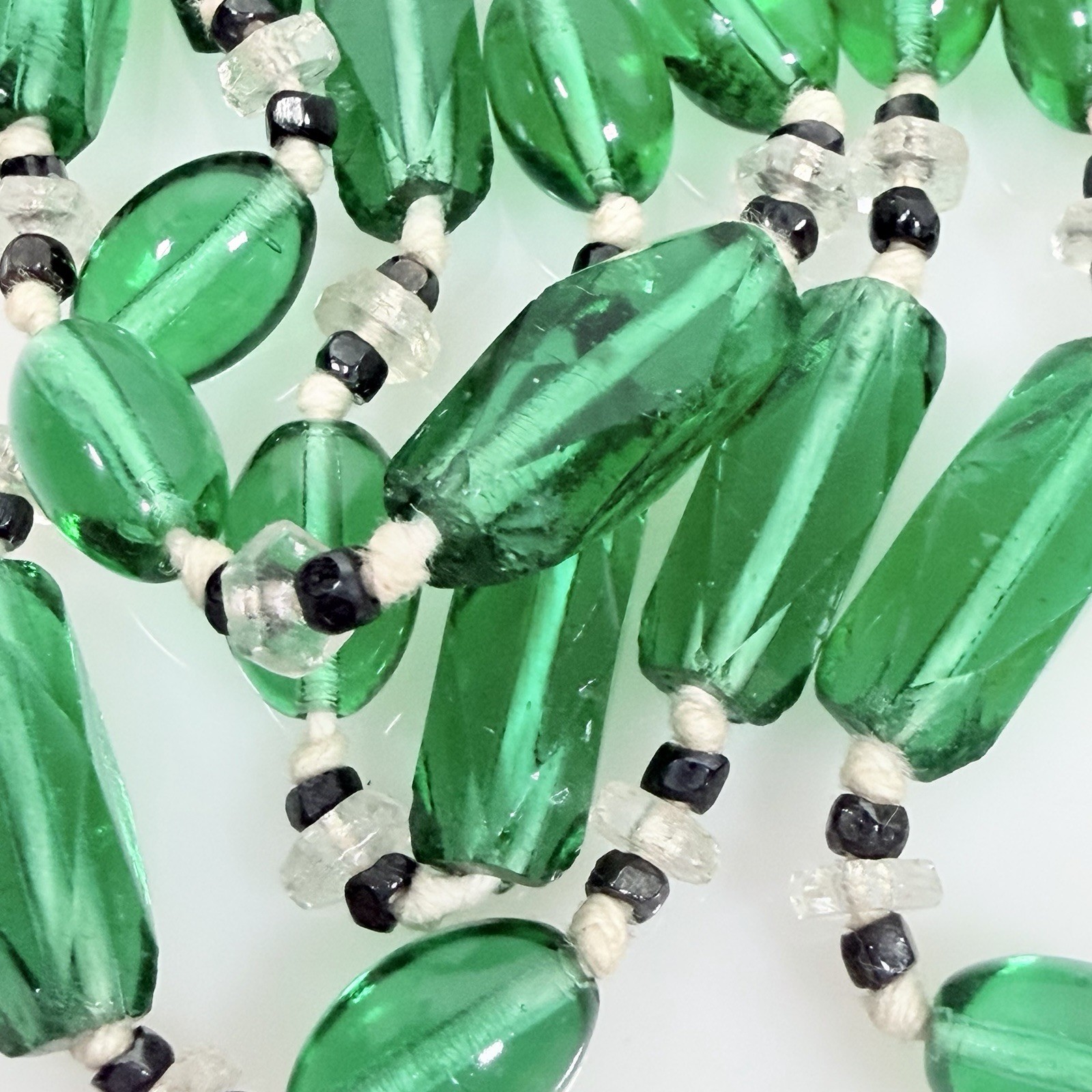 Vintage Green Art Glass Beaded Necklace 56″ Endless Long Strand Czech Style