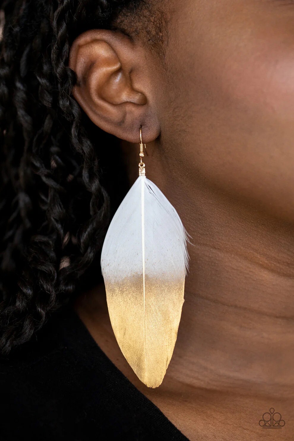 Paparazzi ~ FLEEK FEATHERS WHITE (dip in gold shimmer) Earrings ~ 🔥 HTF ~ NWT