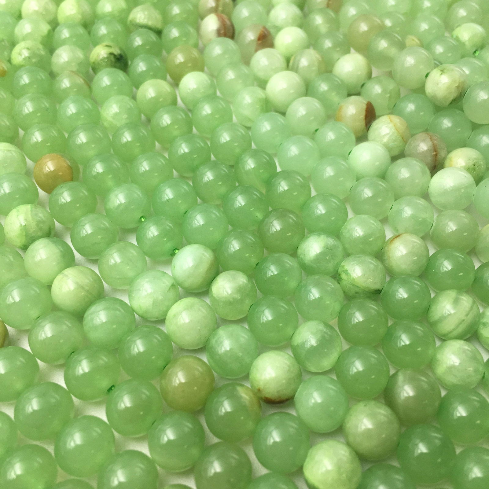 Green Flower Jade Smooth Round Beads 4mm 6mm 8mm 10mm 12mm 15.5″ Strand