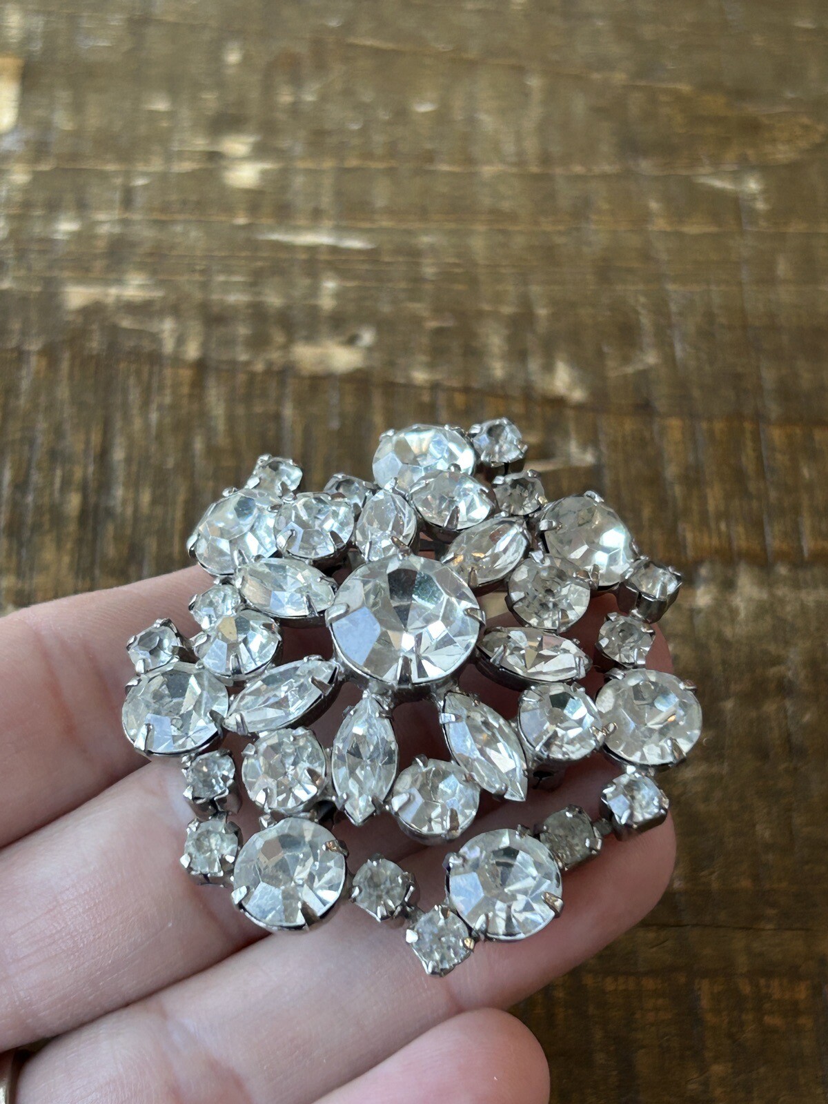 INCREDIBLE Vintage UNSIGNED DESIGNER White Rhinestone Brooch w Stones on BACK !?