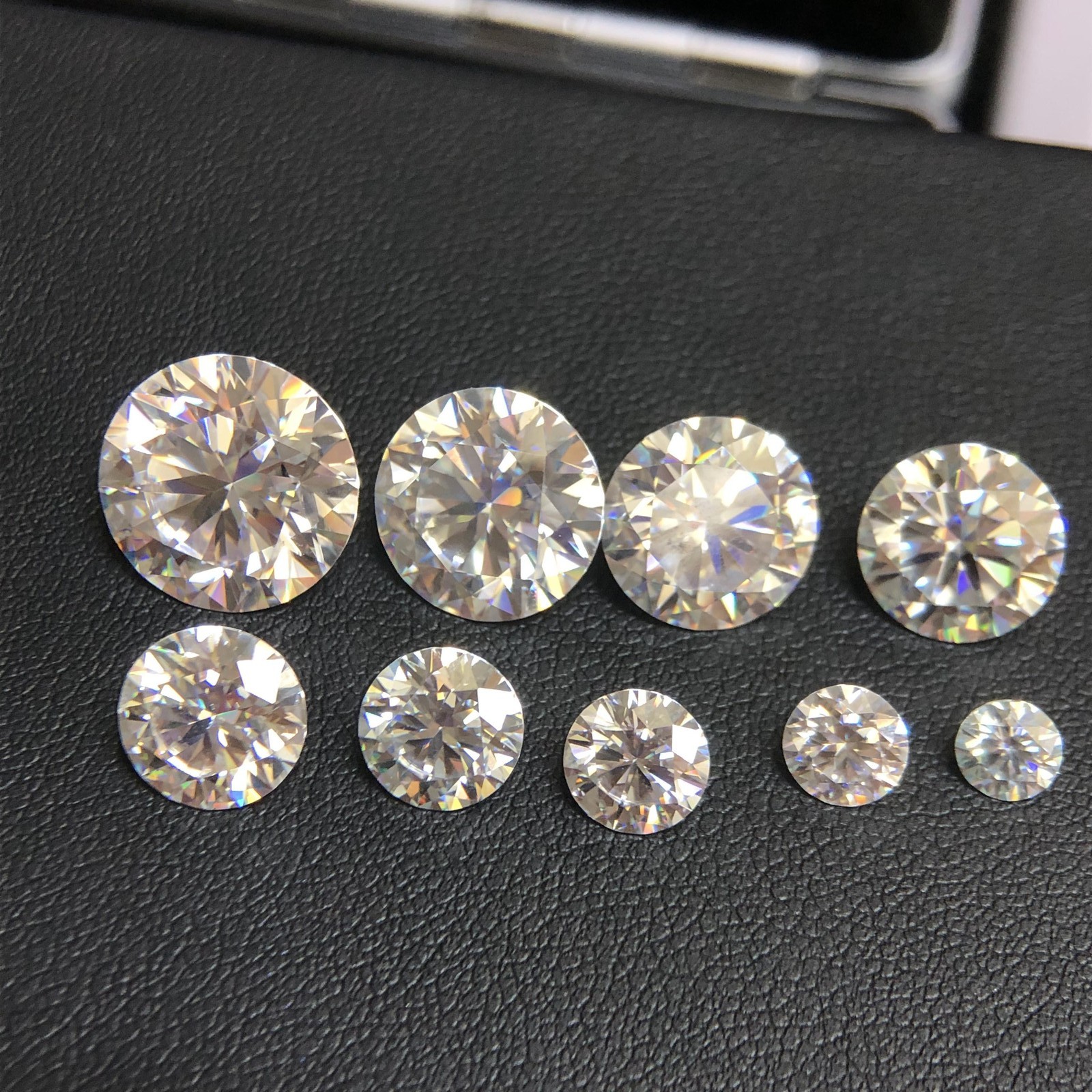 Excellent D Color VVS1 Round Cut Moissanite Loose Gemstones with GRA Certificate