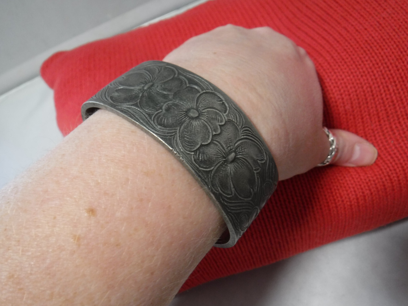 Salisbury Pewter July Larkspur Flower of the Month Etched Cuff Bracelet 1 Inch