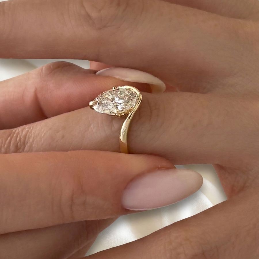 2.00 Ct Oval-Cut VS1 Lab Grown Diamond Wedding Engagement Ring 14k Yellow Gold