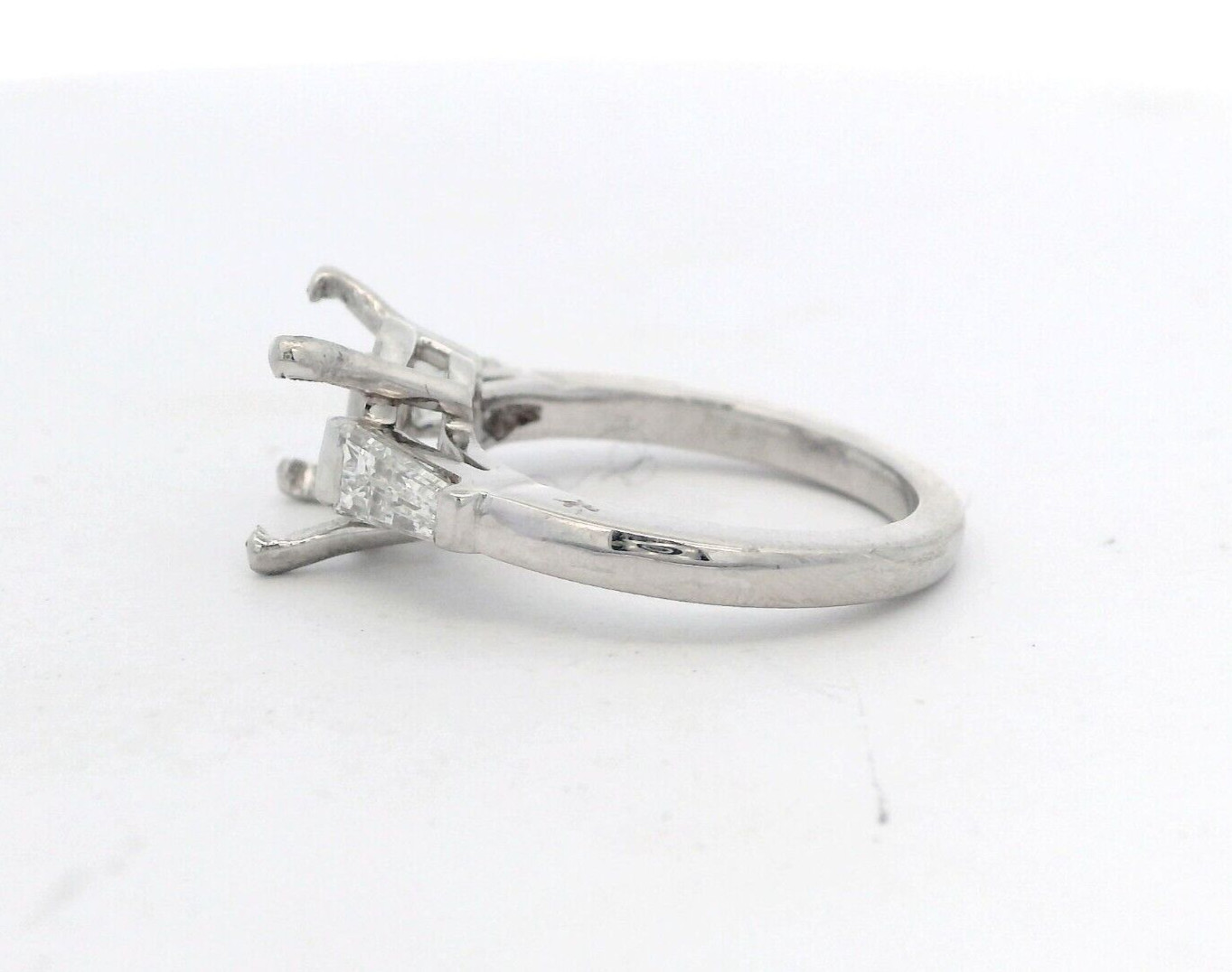Platinum 950 0.50ctw Tapered Baguette Diamond 9.5-10mm Round Semi-Mount Ring