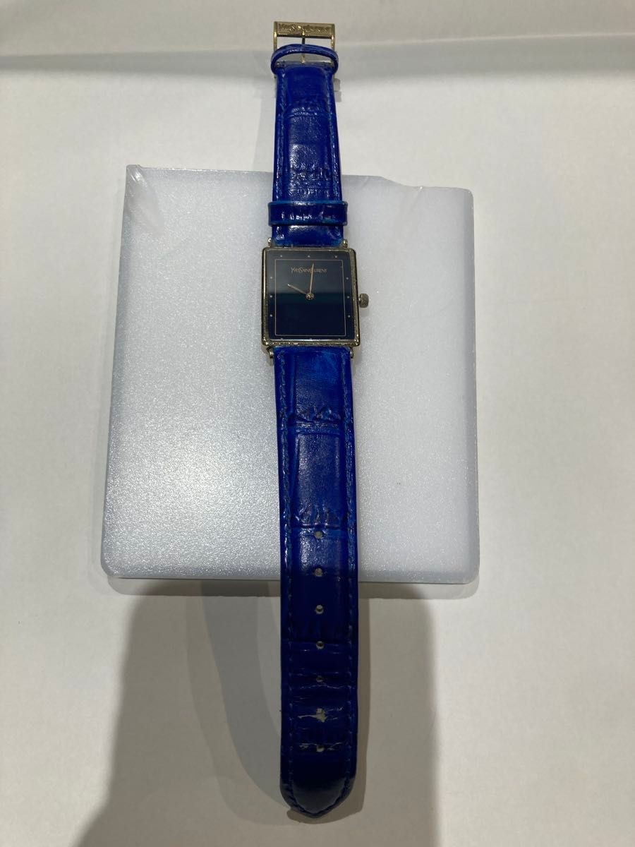 Yves Saint Laurent Wristwatch non operational Blue Sapphire Blue fan activity st