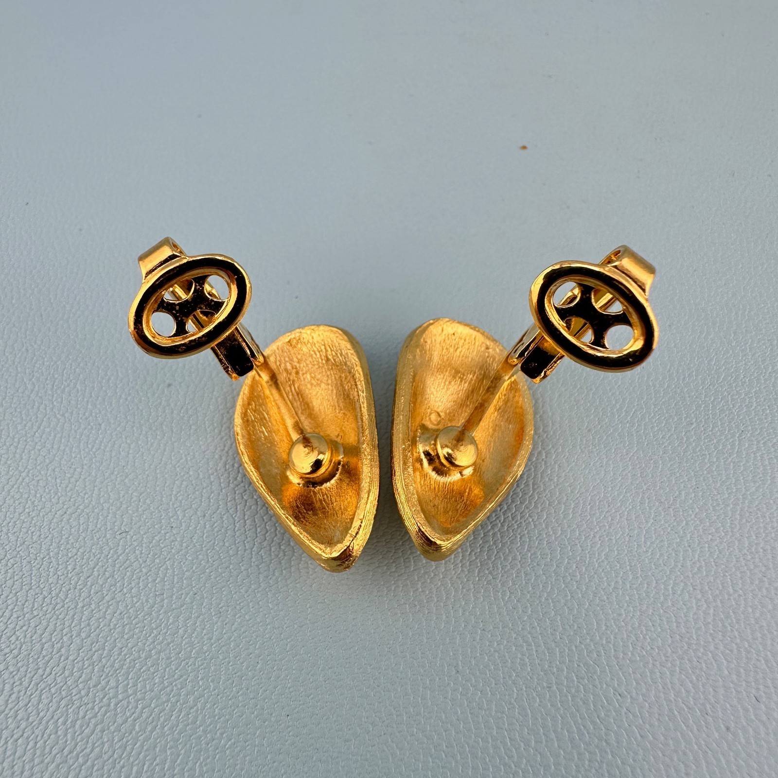 Vintage Crown Trifari Mussel Shell Clip On Earrings Brushed Satin Gold Tone RARE