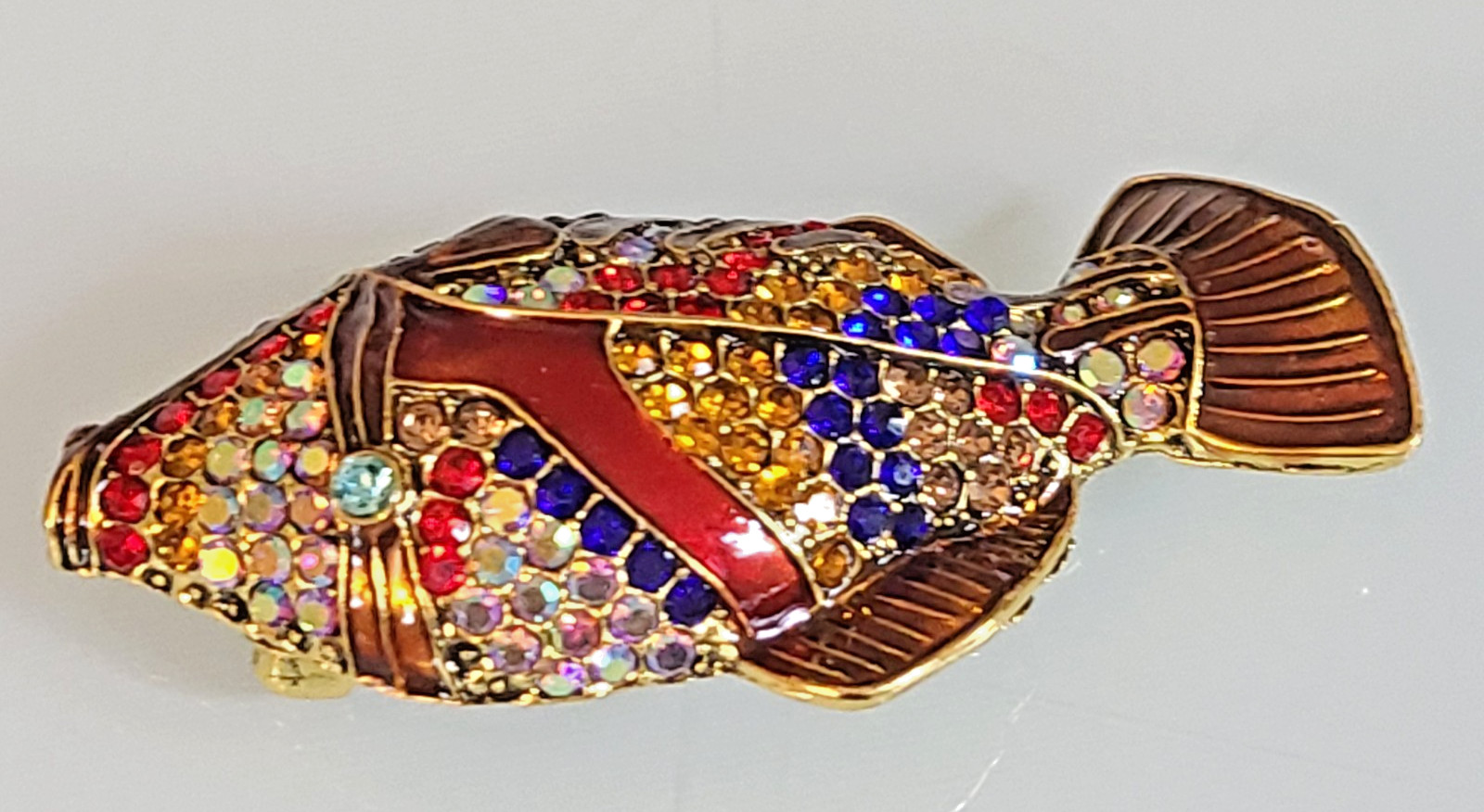 FAB HUGE 2.50″ UNSIGNED DESIGNER STYLE CRYSTAL RHINESTONE FISH BROOCH MULTI