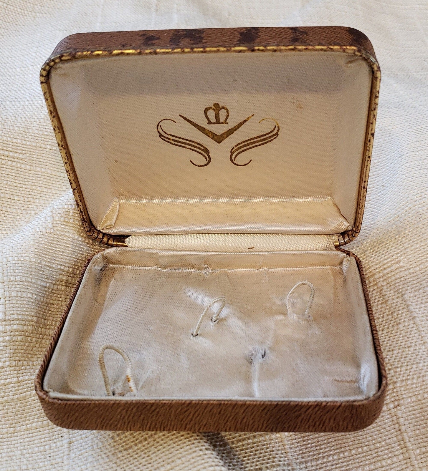 Vintage Unsigned Fly-Fishing Gold Tone Metal Tie Bar and Cufflinks Original Box