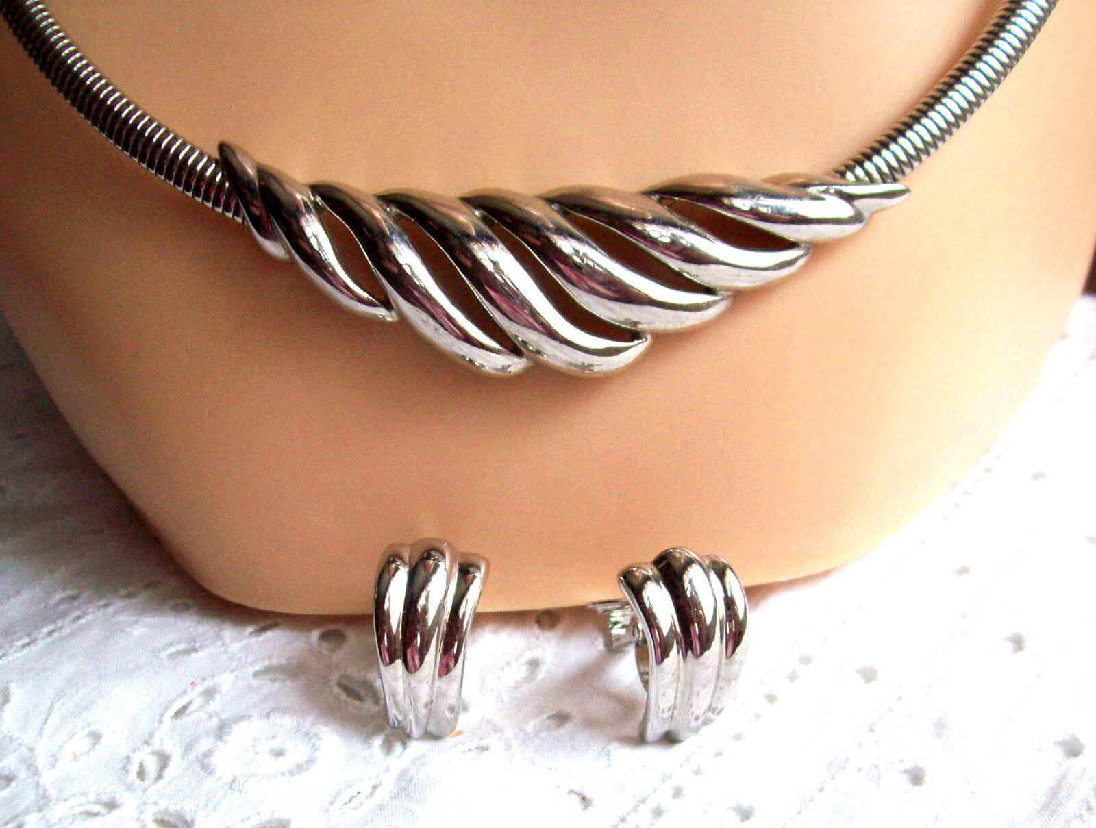 CROWN TRIFARI NECKLACE CLIP EARRING Omega Chain Industrial Modern Rare 1970’s