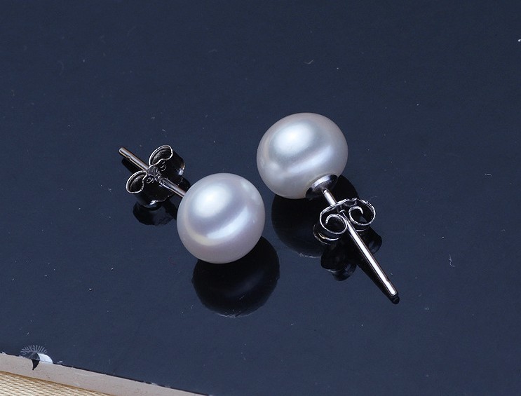 925 Sterling Silver Genuine Cultured Freshwater 7mm Pearl Stud Earrings Gift Box