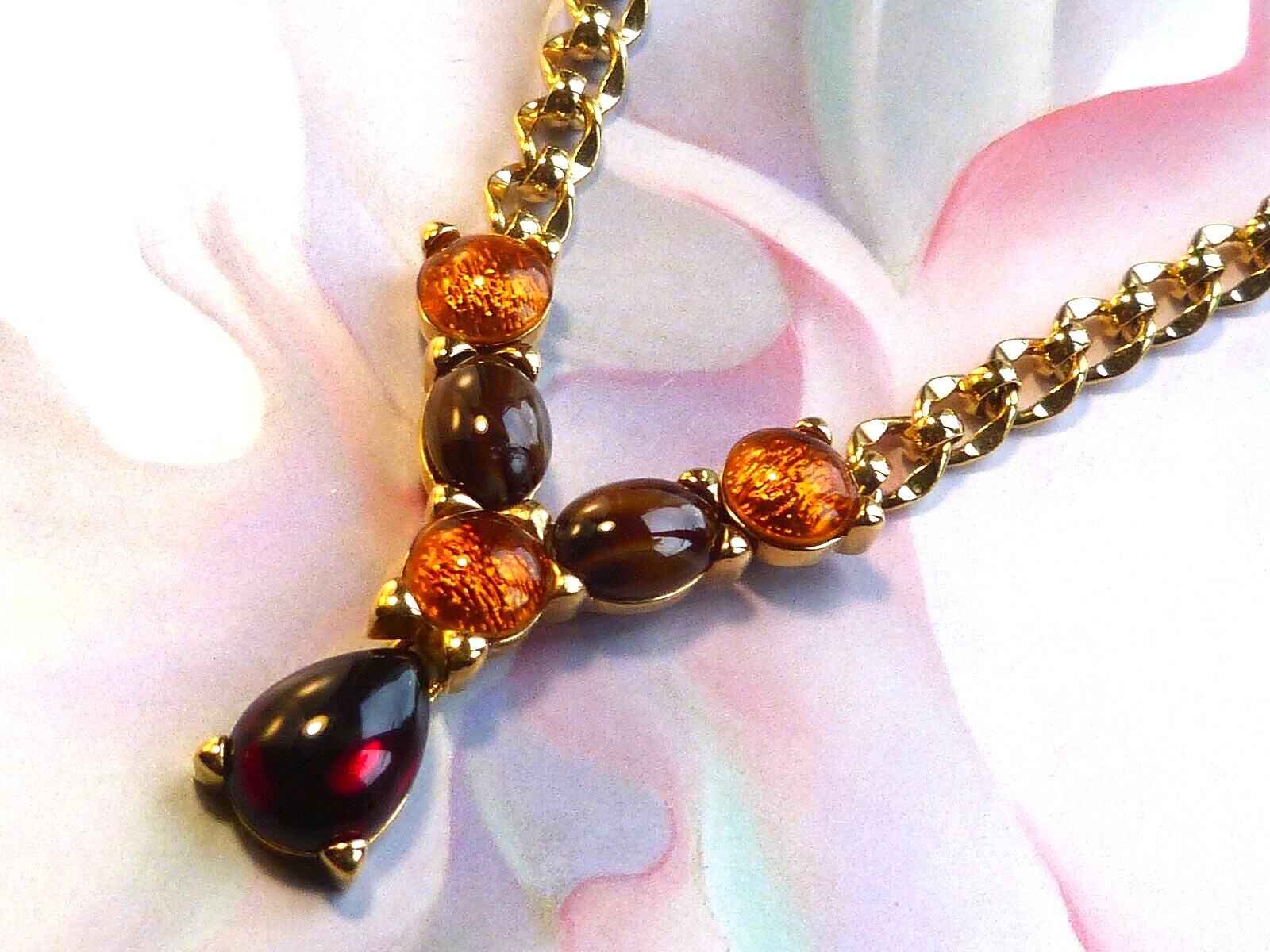 MONET Necklace Vintage 1980s Gold-plated Red Gold Foil-backed Glass Cabouchons